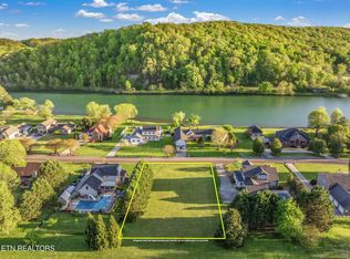 513 Mariner Point Dr, Clinton, TN 37716