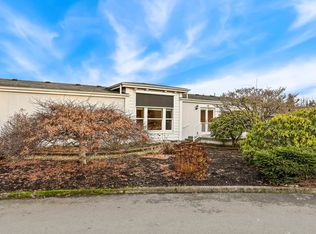 1110 Lake View Cir, Bothell, WA 98021