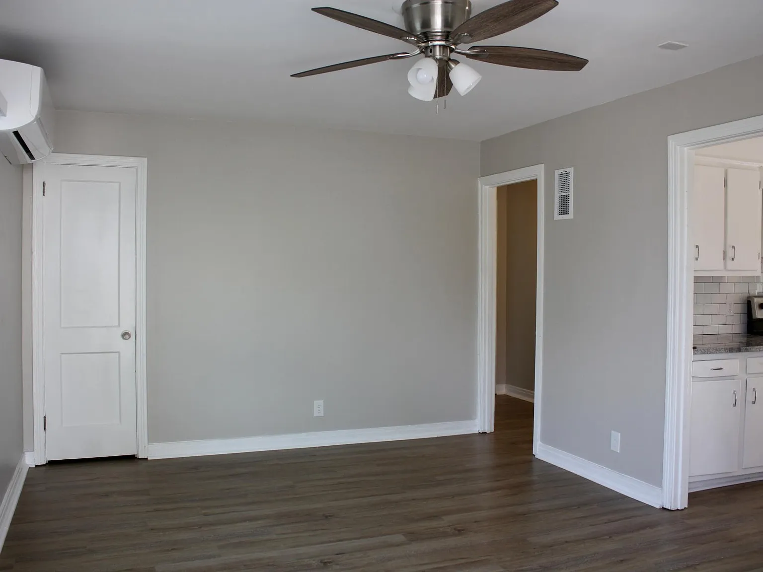 2 bed, 816 sqft, $1,275 — Photo 2