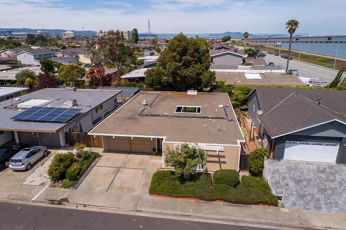 1083 Egret St photo 1