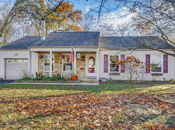 14 Buckingham Dr, Jackson, NJ 08527