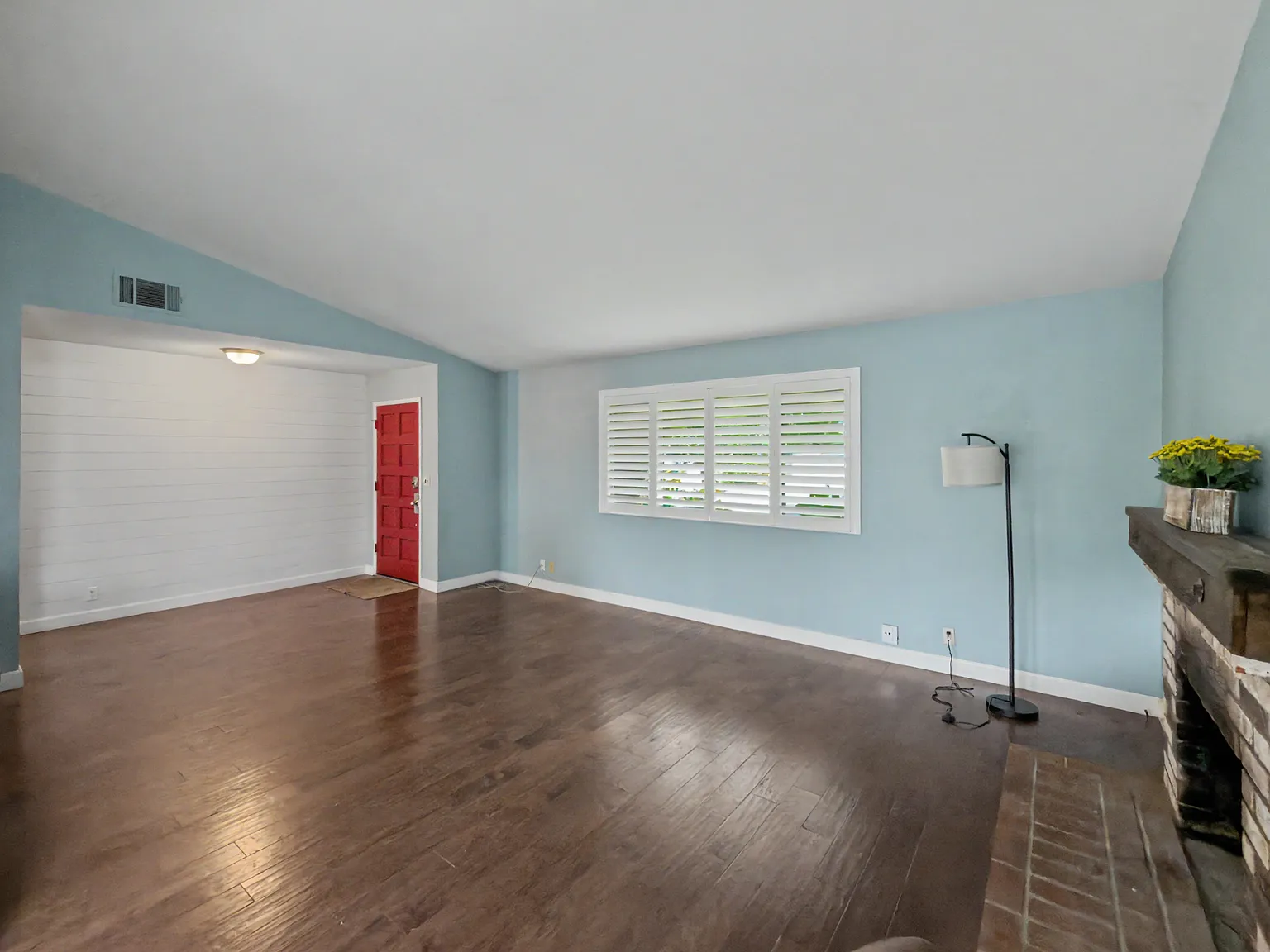 4 bed, 1851 sqft, $3,500 — Photo 3