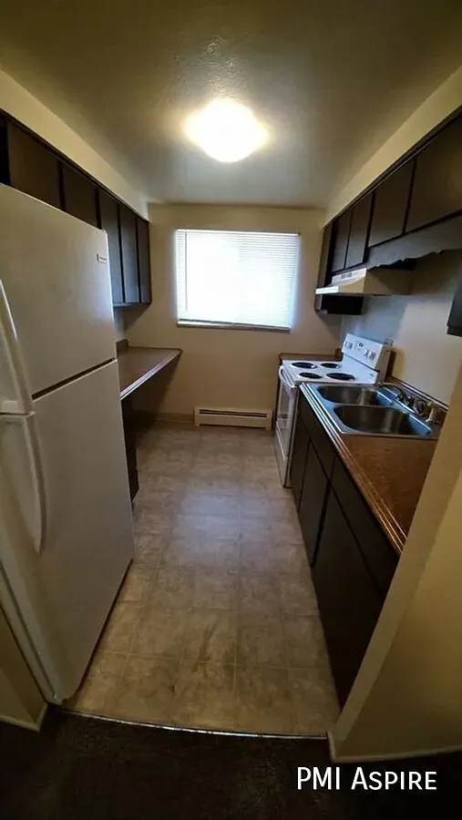 1 Bedroom 1 Bathroom Downstairs Apartment in Longmont — Photo 2