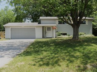 4106 Maplecrest Rd, Fort Wayne, IN 46815