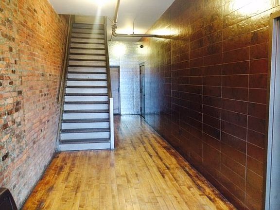 3rd image of 257 Varet St APT 2A