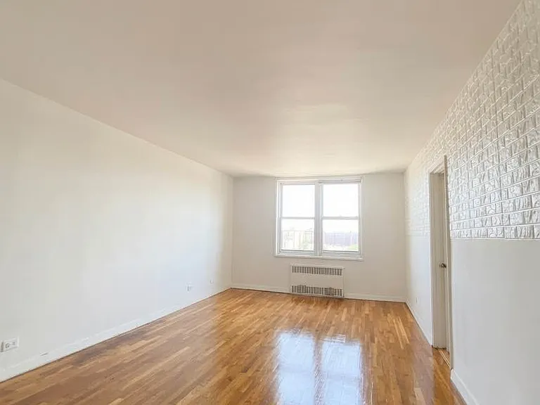 5505 Woodside Ave #602 — Photo 1