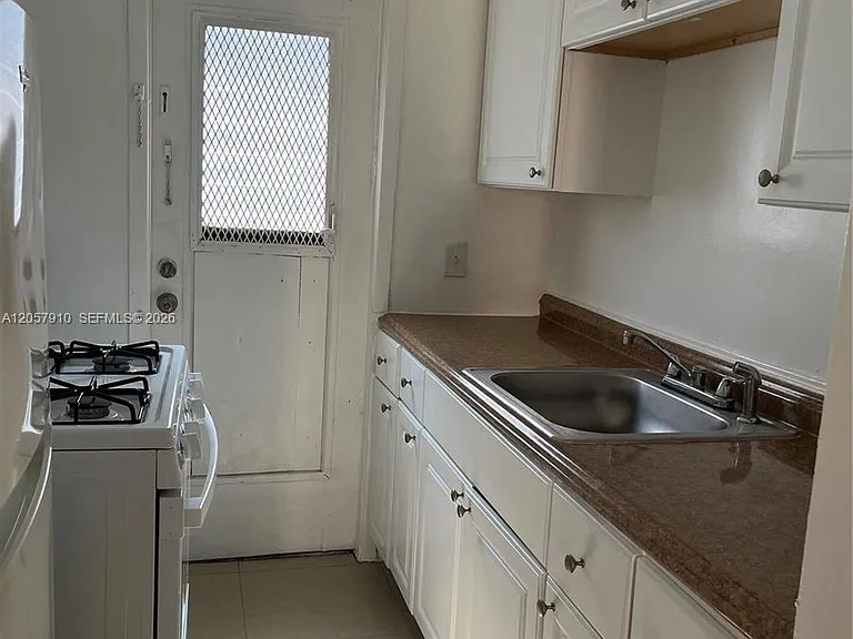7333 Byron Ave #7331 — Photo 6