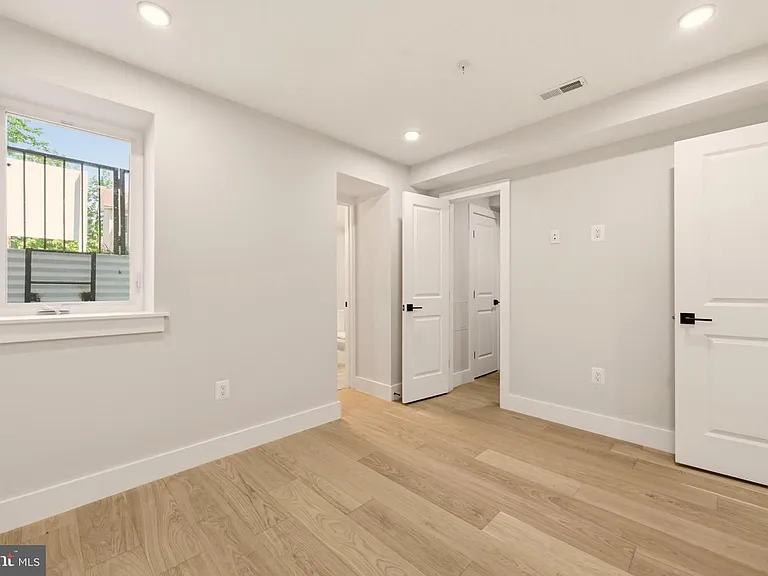 724 Rock Creek Church Rd NW #B — Photo 4