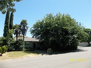 2nd image of 3001 Lakewood Dr