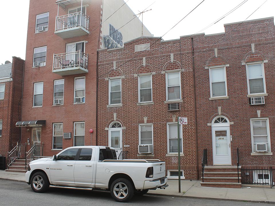 1st image of 2518 32nd St