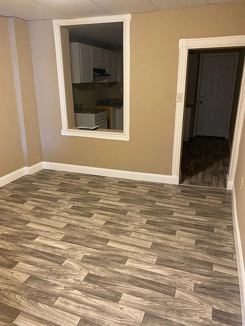 1607 Hakesley Pl — Photo 3