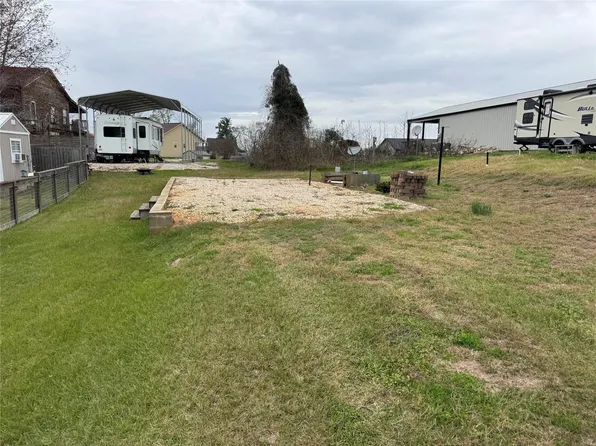 461 Lagoon Dr, Pointblank, TX 77364