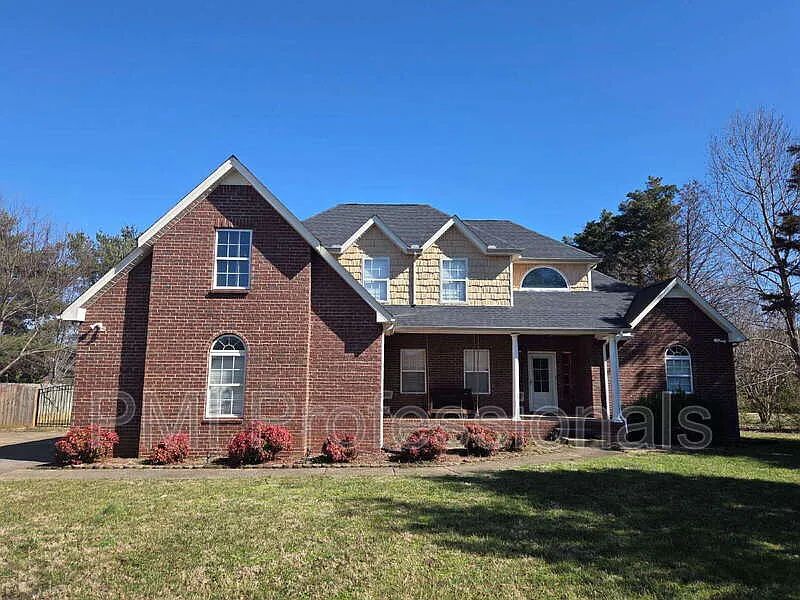 1707 Benjamin Dr