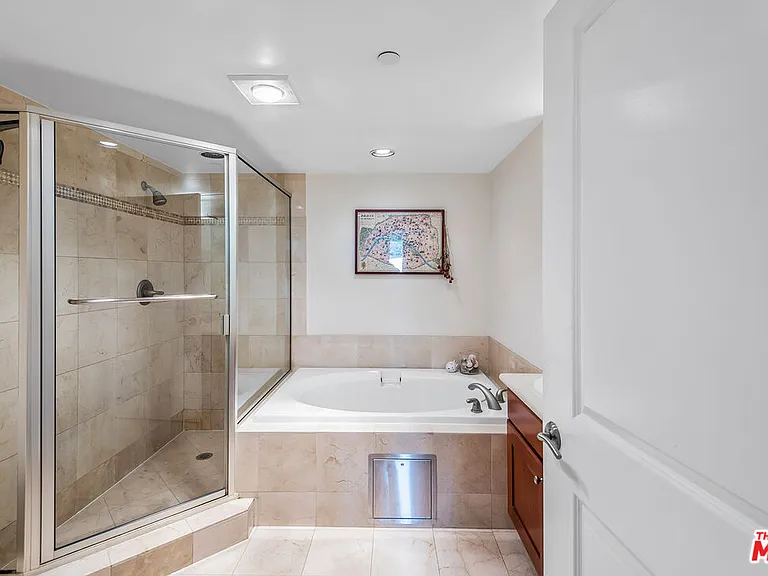 1246 Armacost Ave #305 — Photo 23