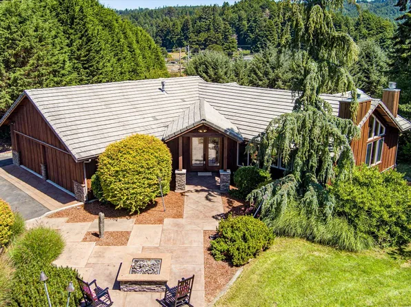 1481 Walker Point Rd, Bayside, CA 95524