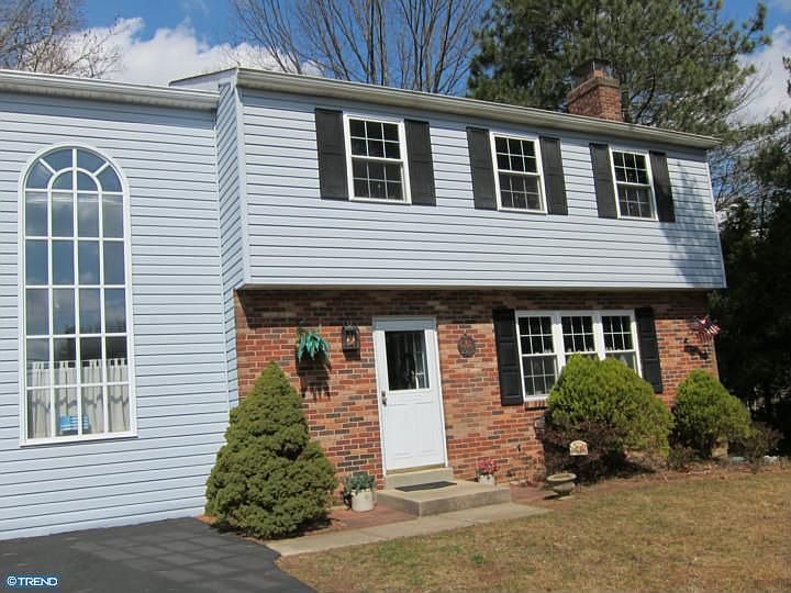 1st image of 2610 E Colonial Dr