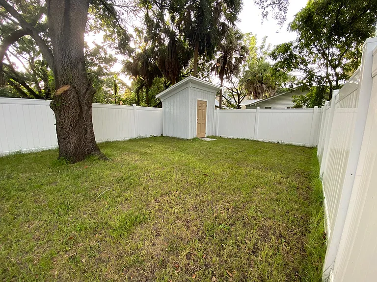 1721 W Walnut St — Photo 16
