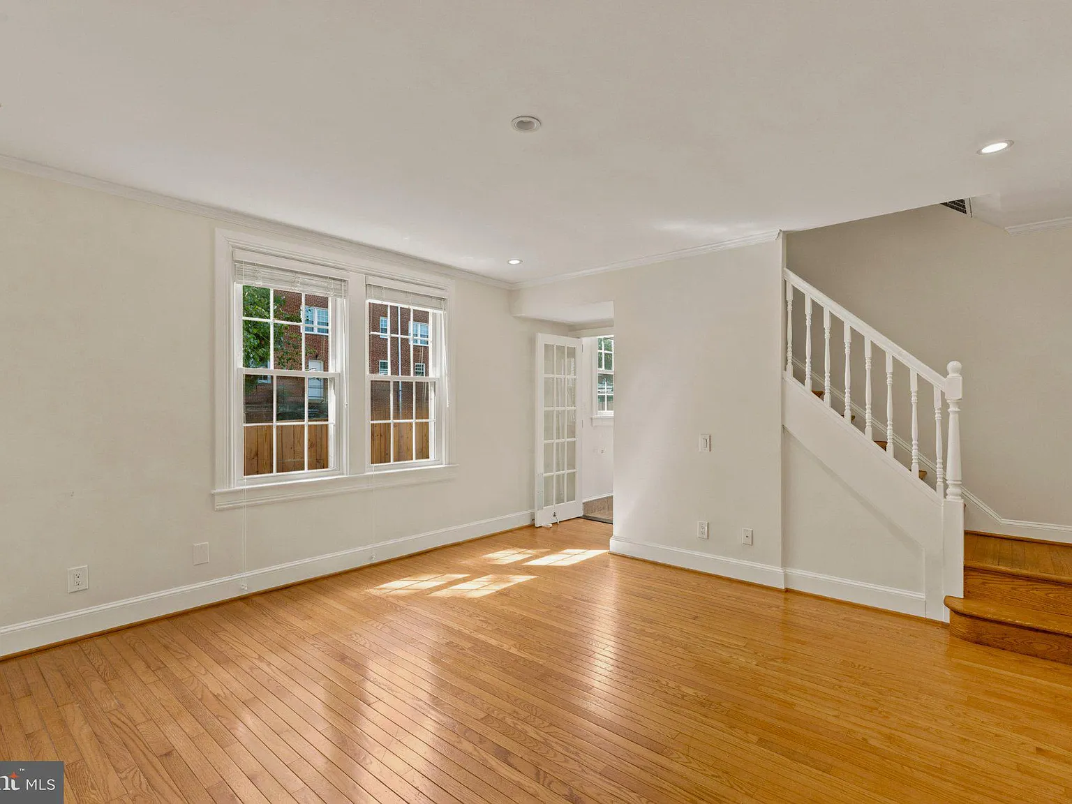 1 bed, 1.0 bath, 840 sqft, $2,300 — Photo 2