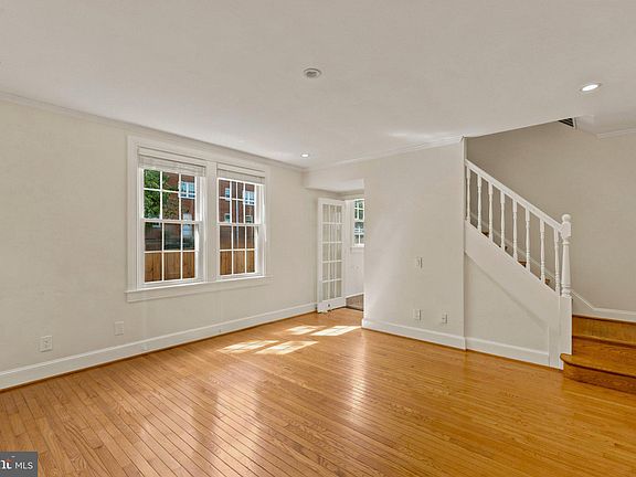 2nd image of 1400 S Edgewood St APT 539