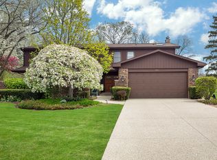 3811 Medford Cir, Northbrook, IL 60062