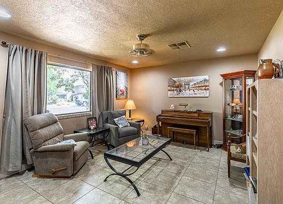 4th image of 2455 El Vista Dr