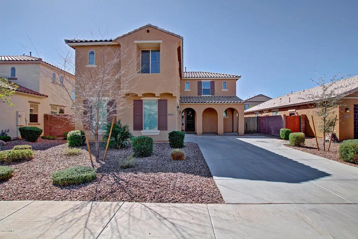 4 bed, 2651 sqft, $2,975 — Photo 1