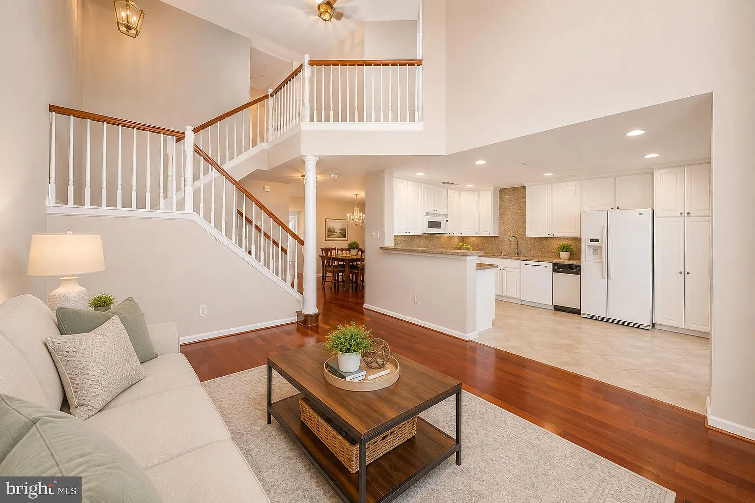 3 bed, 3.5 bath, 2525 sqft, $3,995 — Photo 3