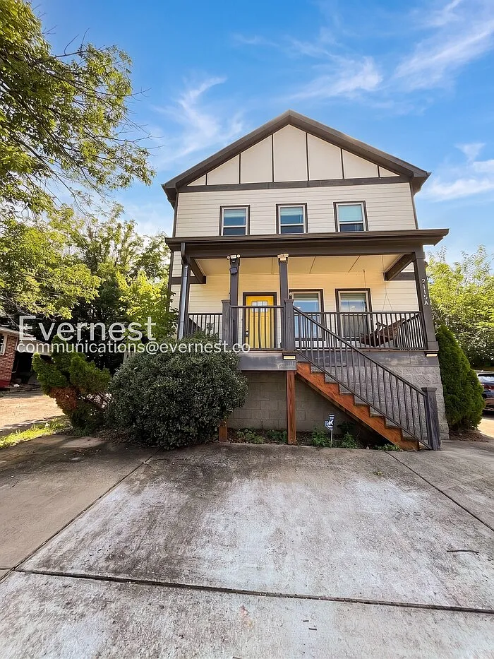 3 bed, 2.5 bath, 1700 sqft, $2,975 — Photo 2
