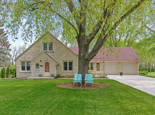 3340 N 129th St, Brookfield, WI 53005