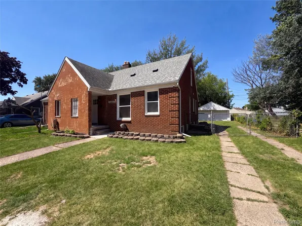 23089 Brittany Ave, Eastpointe, MI 48021