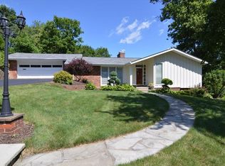 2216 Pleasantvue Cir, Pittsburgh, PA 15241