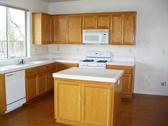 3rd image of 4779 Windsong St