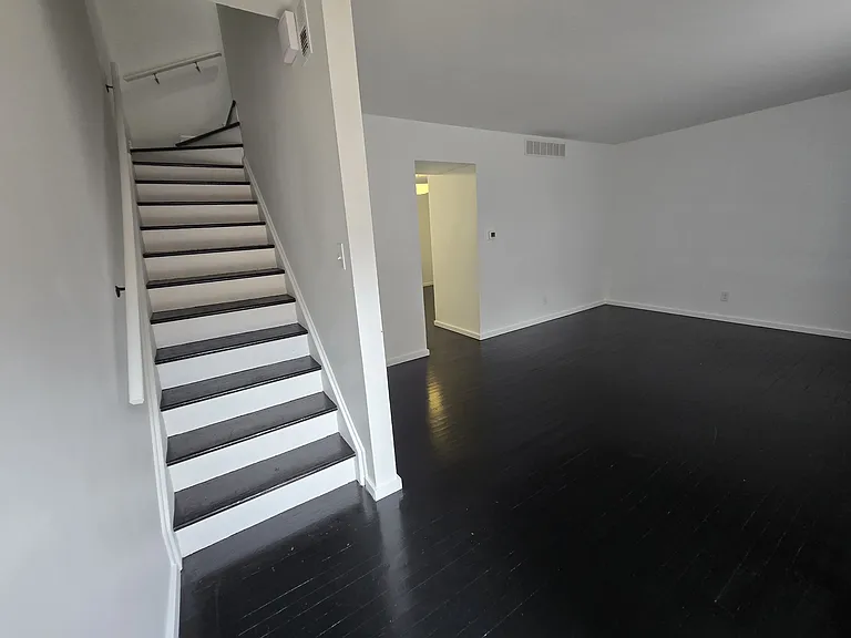 470 Zahn Dr #2 — Photo 10