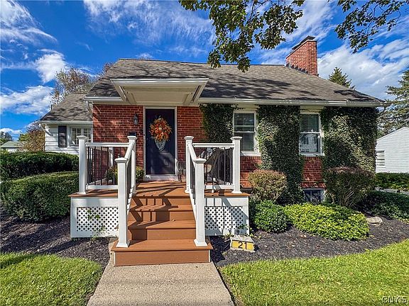 3rd image of 21 Willard St