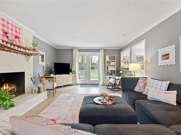 3rd image of 7140 Foxbernie Dr