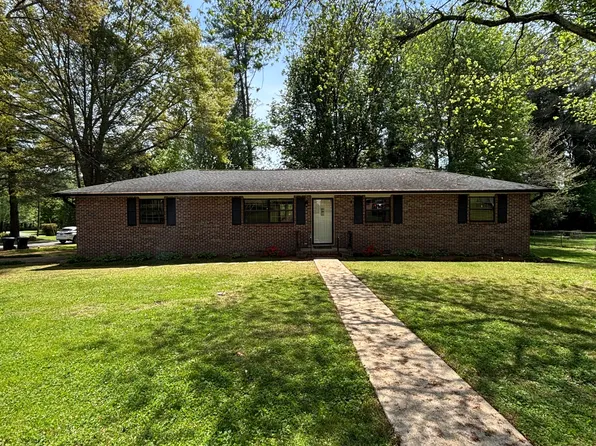 101 Terri Ln, Chickamauga, GA 30707