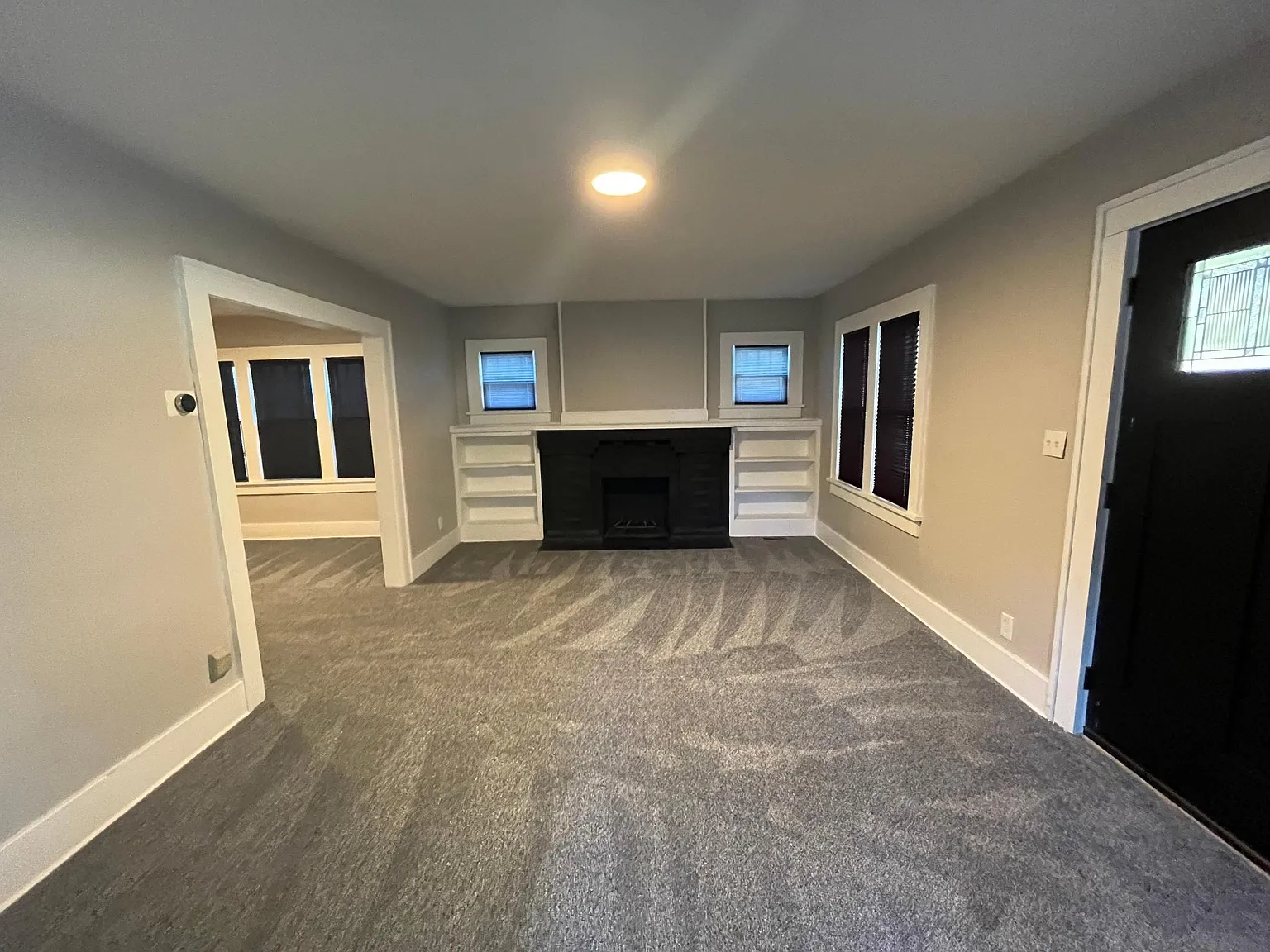 737 S Hillside Ave — Photo 2