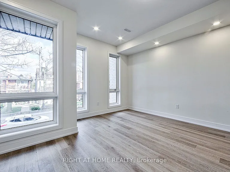 198 McRoberts Ave — Photo 13