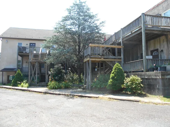 22 N Main St #8, Coopersburg, PA 18036
