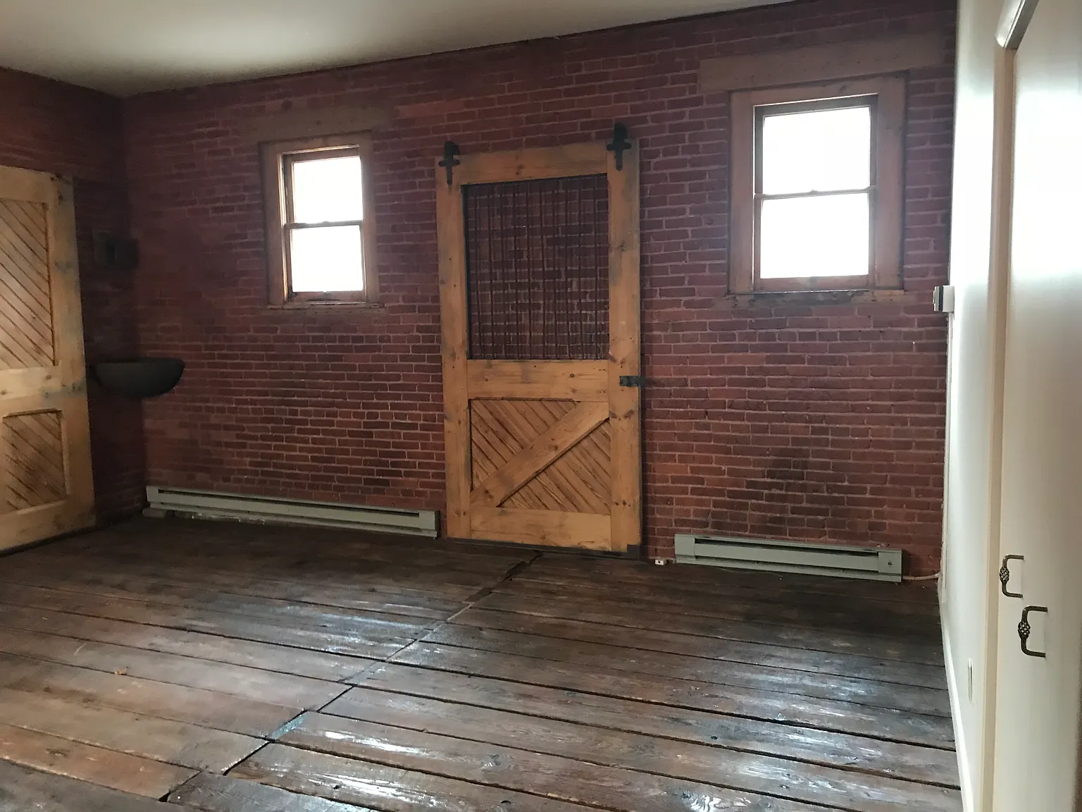 1 bed, 1000 sqft, $900 — Photo 1