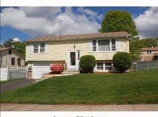 176 High Top Cir W, Hamden, CT 06514
