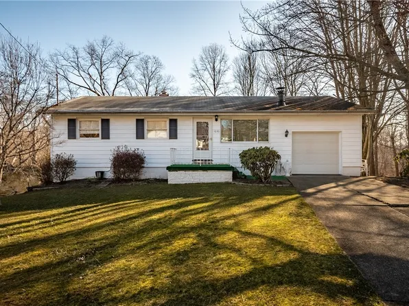 1030 Biscayne Dr, Hermitage, PA 16148