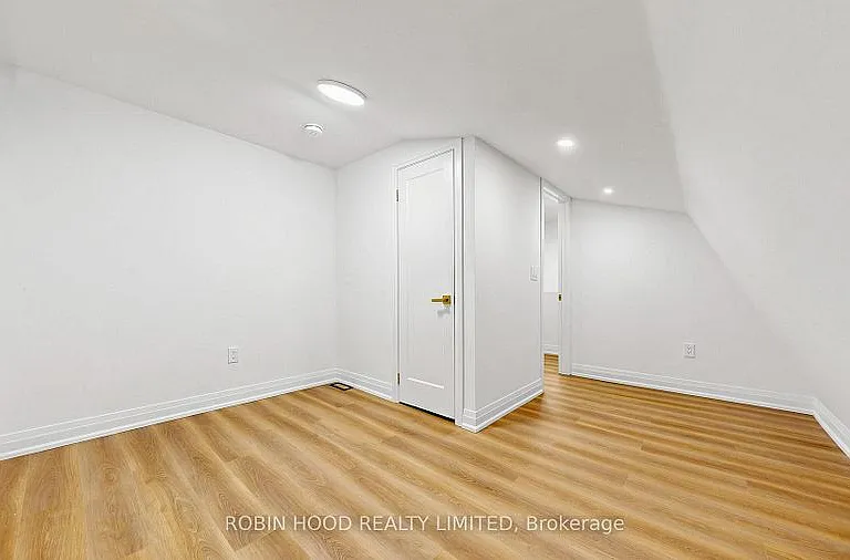 8 Laxton Ave #2 — Photo 8
