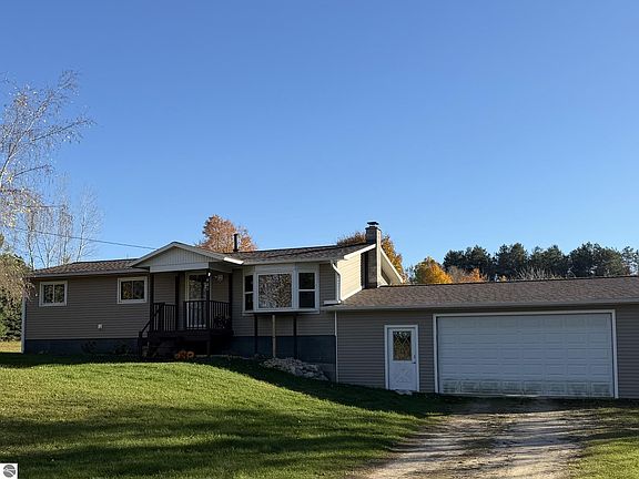 2nd image of 601 Bass Lake Rd SW