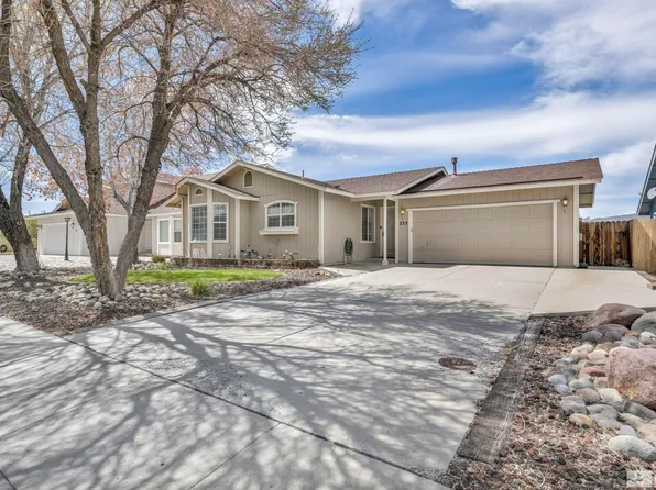 225 Woodlake Cir, Dayton, NV 89403