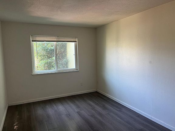 5th image of 3099 Great Falls Way #3B-2Ba-850Sqft