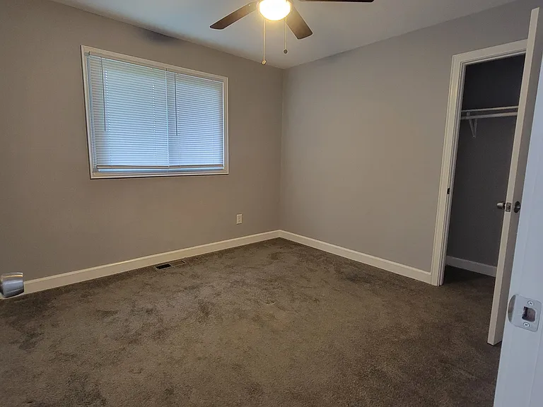 405 Sandalwood Dr — Photo 13