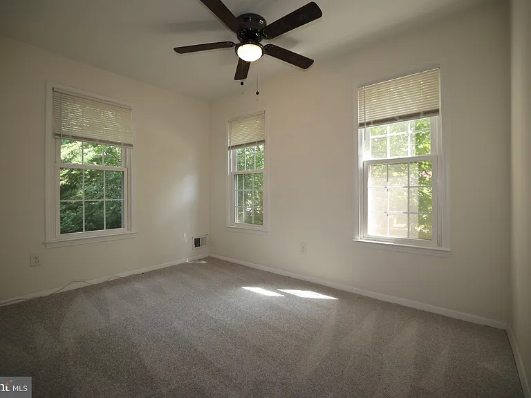 2400 Ansdel Ct — Photo 10