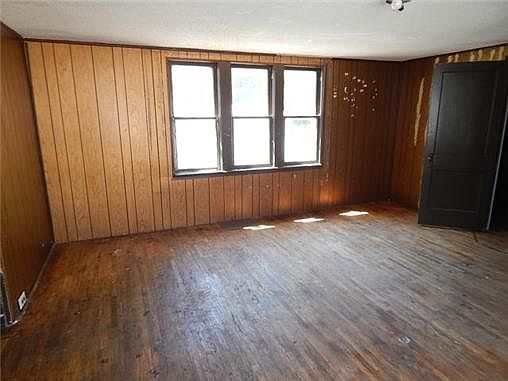 3rd image of 310 Denver Ave