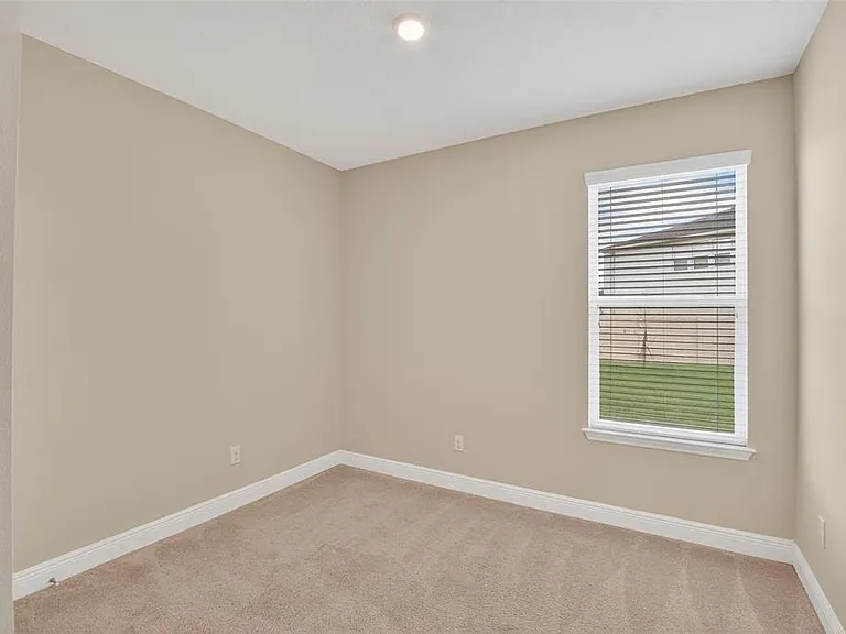 2546 Warren Acres Blvd — Photo 21